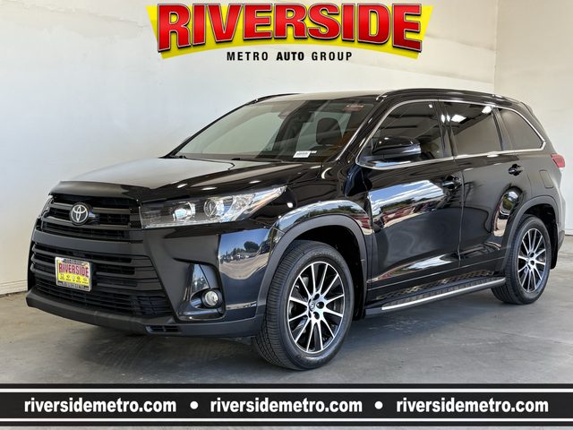 2017 Toyota Highlander SE FWD photo
