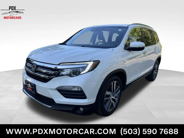2017 Honda Pilot Touring AWD photo