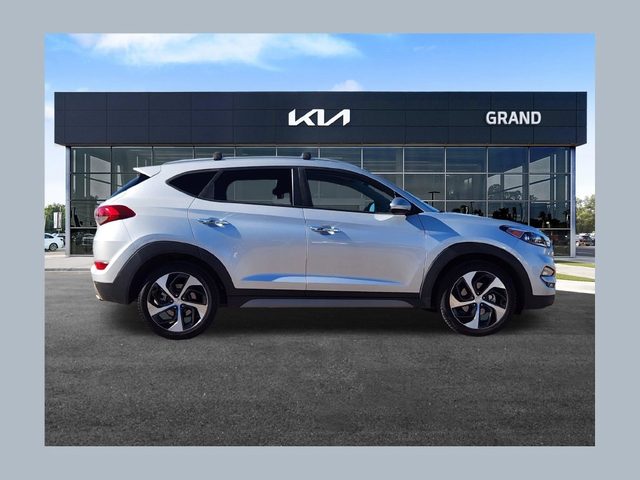 2017 Hyundai Tucson Limited AWD photo