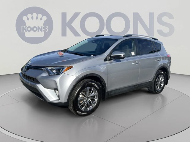 2017 Toyota RAV4 XLE AWD photo