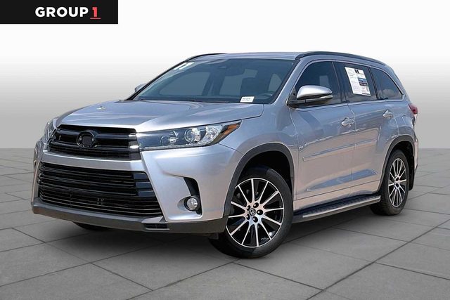 2017 Toyota Highlander SE AWD photo
