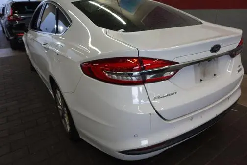 2017 Ford Fusion SE FWD photo