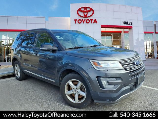 2017 Ford Explorer XLT 4WD photo