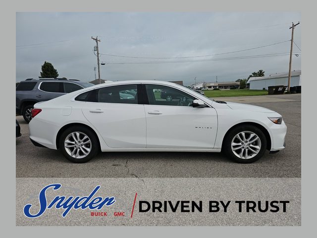 2017 Chevrolet Malibu LT FWD photo
