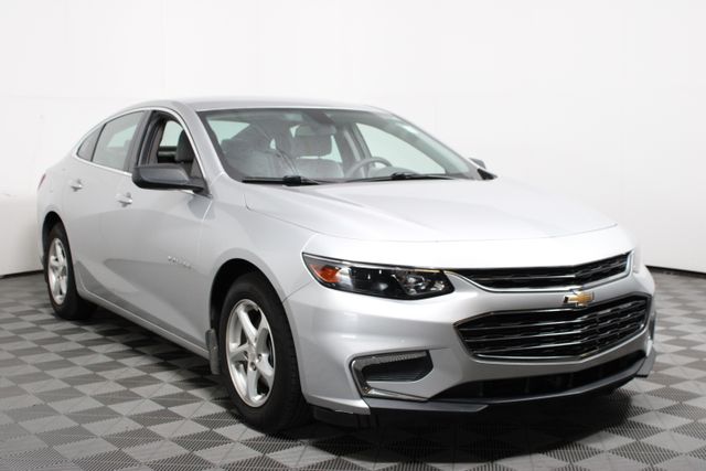 2017 Chevrolet Malibu LS FWD photo