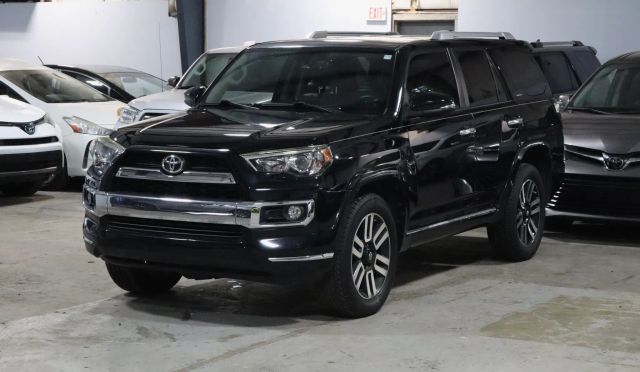 2017 Toyota 4Runner Limited 4WD photo