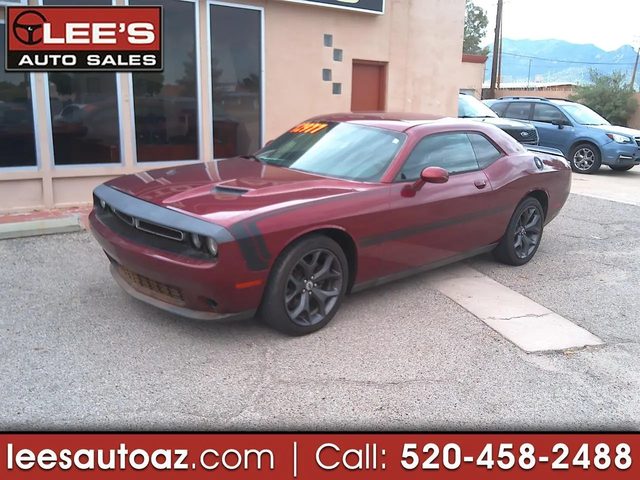 2017 Dodge Challenger SXT RWD photo