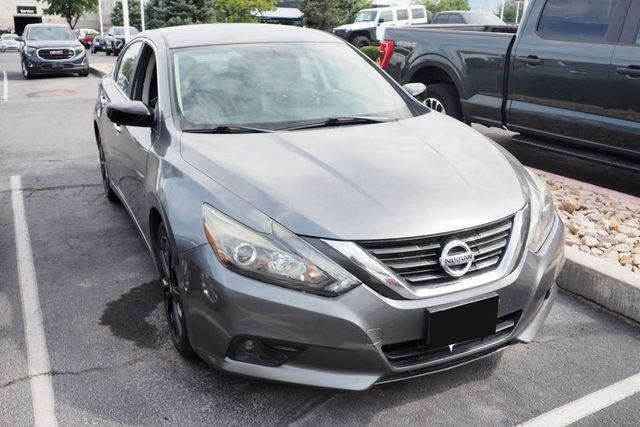 2017 Nissan Altima 2.5 SR FWD photo