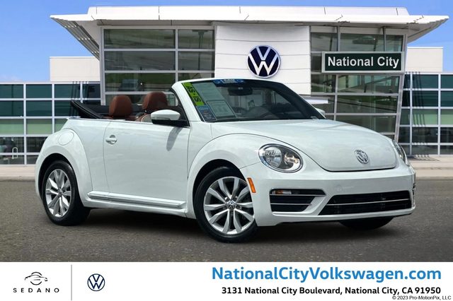 2017 Volkswagen Beetle 1.8T Classic FWD photo