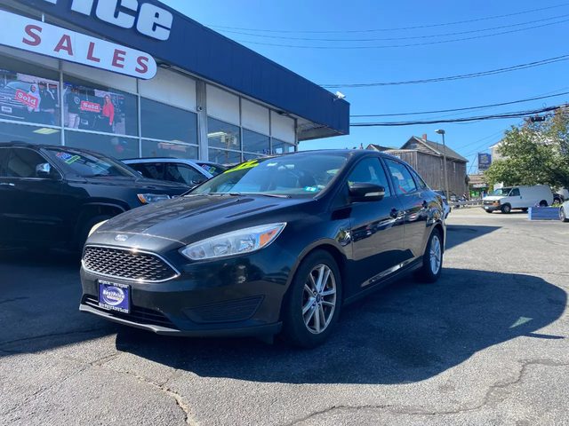 2017 Ford Focus SE FWD photo