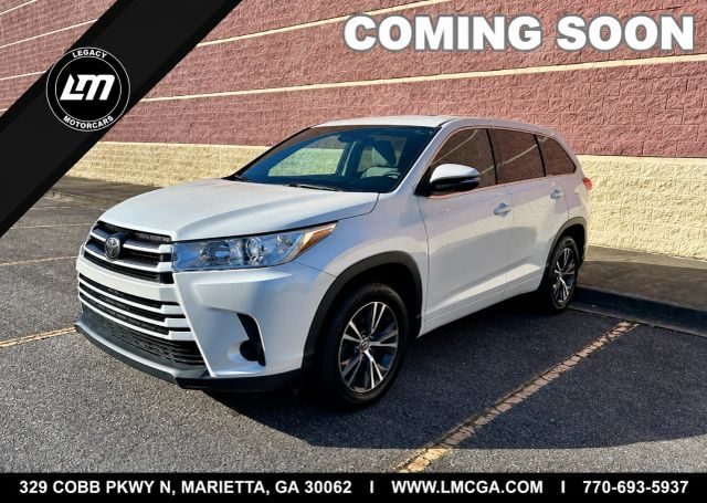 2017 Toyota Highlander LE FWD photo