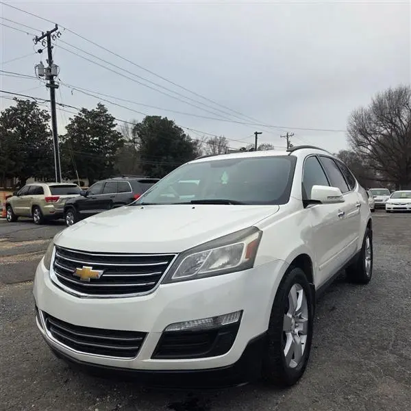 2015 Chevrolet Traverse LT FWD photo