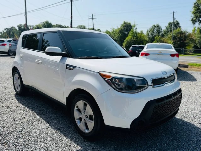 2017 Kia Soul Base FWD photo