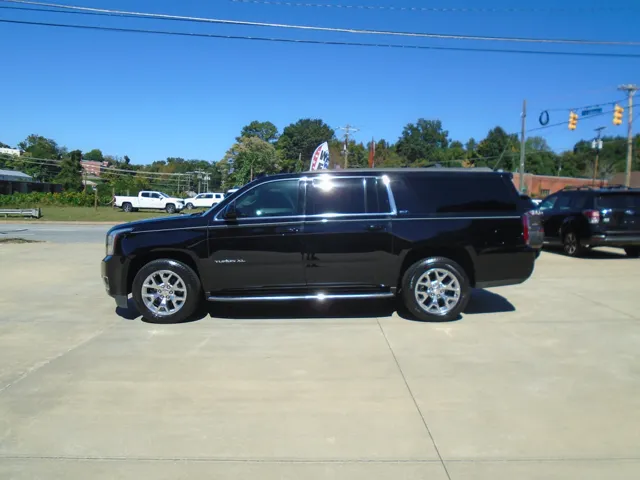 2017 GMC Yukon XL SLT RWD photo