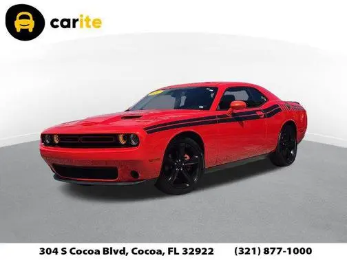 2017 Dodge Challenger SXT RWD photo