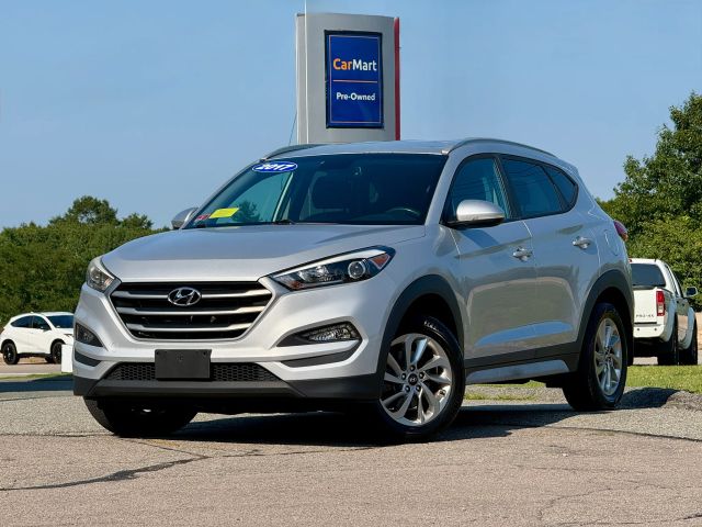 2017 Hyundai Tucson SE Plus AWD photo