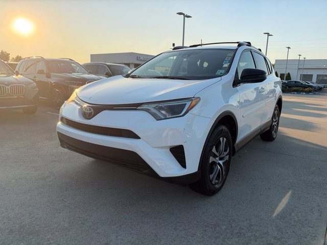 2017 Toyota RAV4 LE FWD photo