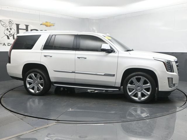 2017 Cadillac Escalade Luxury 4WD photo