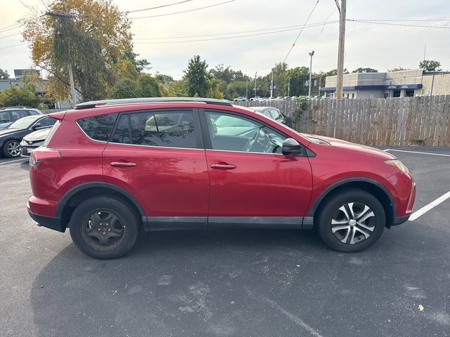 2017 Toyota RAV4 LE FWD photo