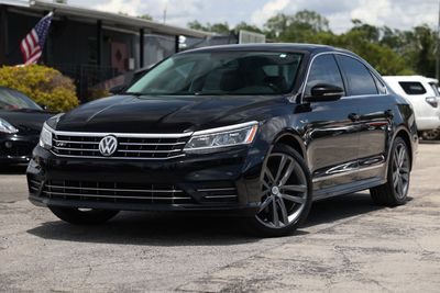 2017 Volkswagen Passat R-Line w/Comfort Pkg FWD photo