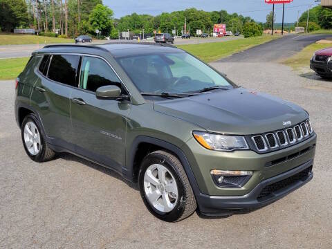 2017 Jeep Compass Latitude FWD photo