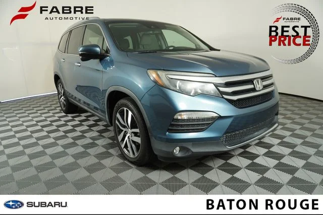 2017 Honda Pilot Touring FWD photo