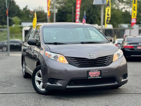 2017 Toyota Sienna L FWD photo