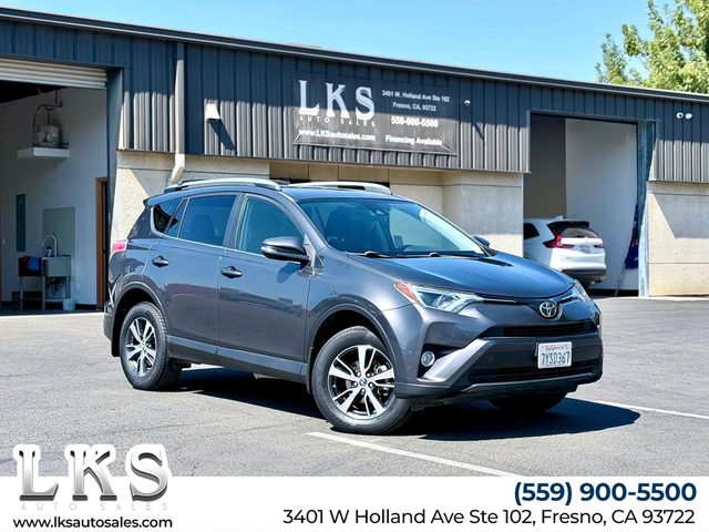 2017 Toyota RAV4 XLE FWD photo