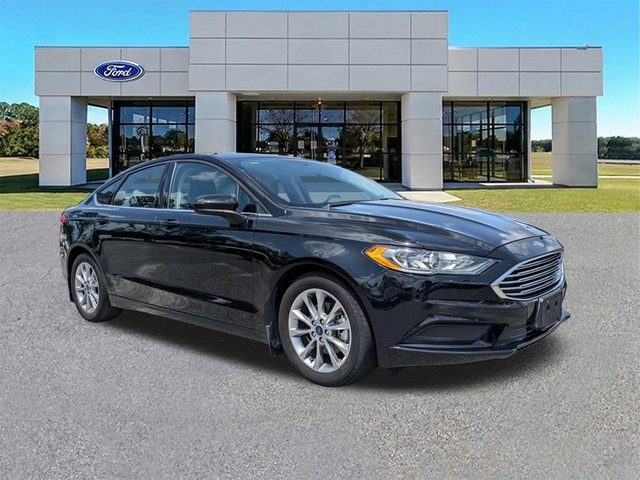 2017 Ford Fusion SE FWD photo