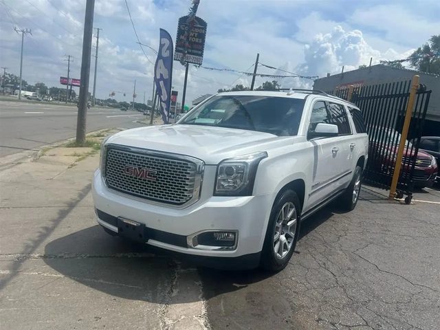 2017 GMC Yukon XL Denali 4WD photo