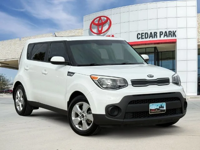 2017 Kia Soul Base FWD photo