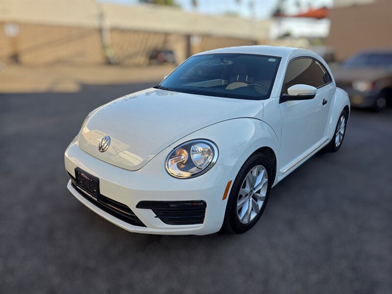 2017 Volkswagen Beetle 1.8T Classic FWD photo