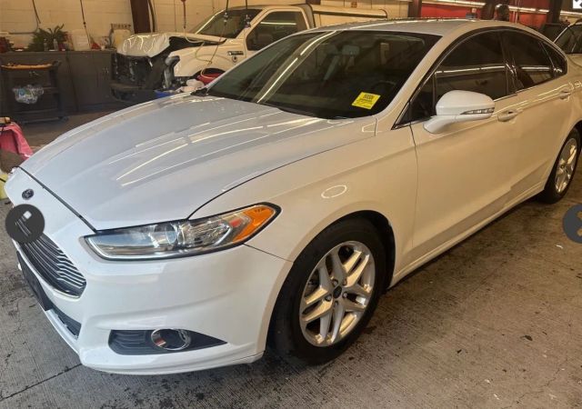 2016 Ford Fusion SE FWD photo