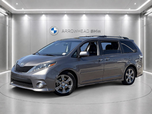 2017 Toyota Sienna SE Premium FWD photo