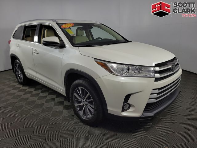 2017 Toyota Highlander XLE AWD photo