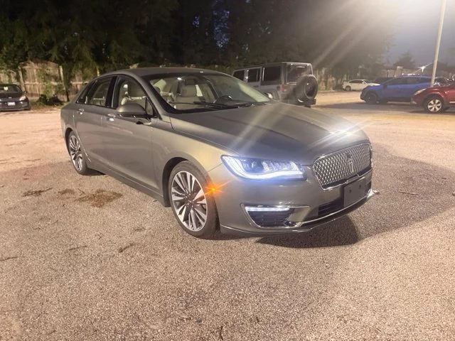 2017 Lincoln MKZ Reserve FWD photo