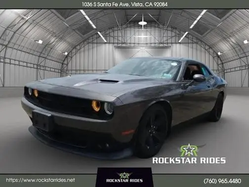2017 Dodge Challenger SXT RWD photo