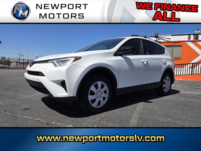 2017 Toyota RAV4 LE FWD photo