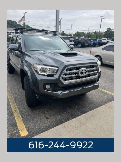 2017 Toyota Tacoma TRD Sport 4WD photo