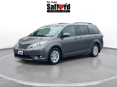 2017 Toyota Sienna XLE Premium FWD photo