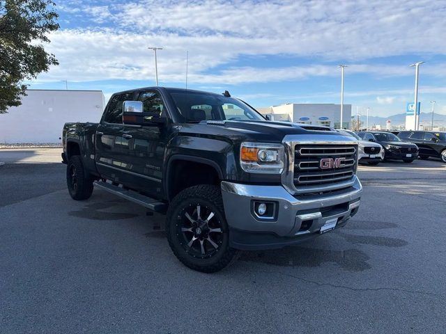 2017 GMC Sierra 2500HD SLT 4WD photo
