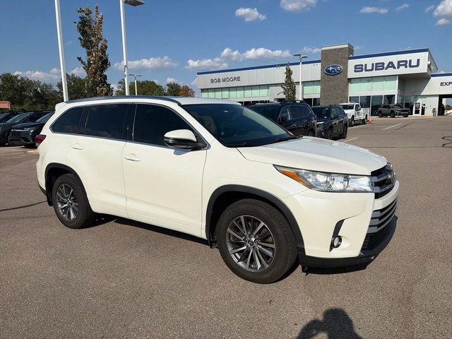 2017 Toyota Highlander XLE AWD photo
