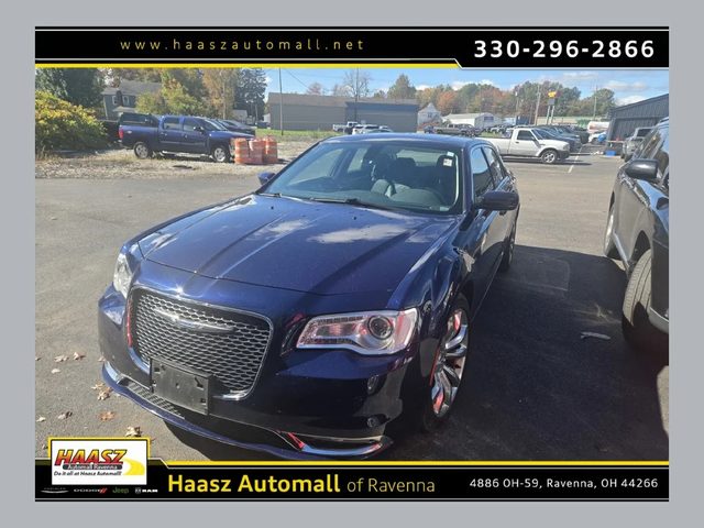 2017 Chrysler 300 Limited RWD photo