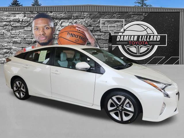 2017 Toyota Prius Four Touring FWD photo