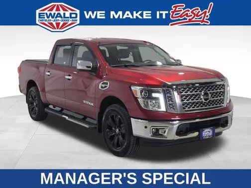 2017 Nissan Titan SL 4WD photo