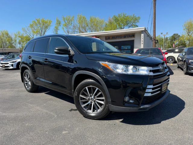 2017 Toyota Highlander XLE AWD photo