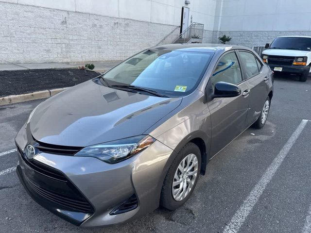 2017 Toyota Corolla LE FWD photo