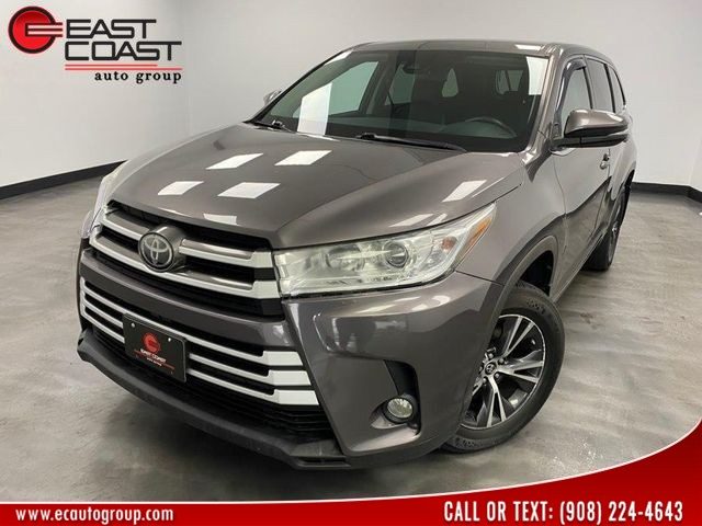 2017 Toyota Highlander LE Plus AWD photo