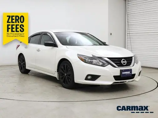 2017 Nissan Altima 2.5 SR FWD photo