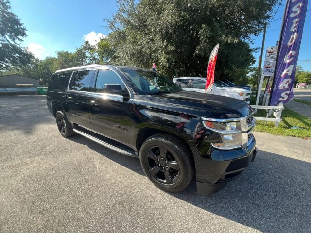 2017 Chevrolet Suburban LT RWD photo